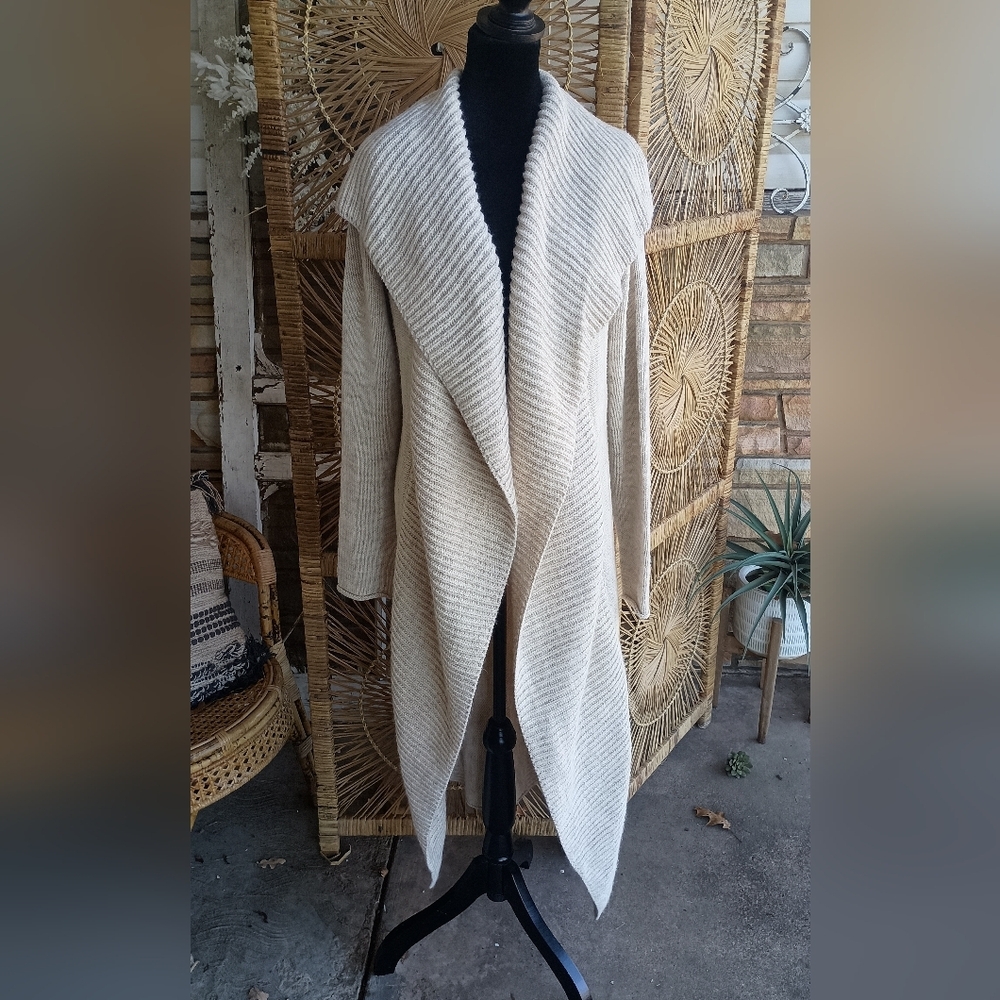 Disama Elegant Cream Women's Sweater_M/L